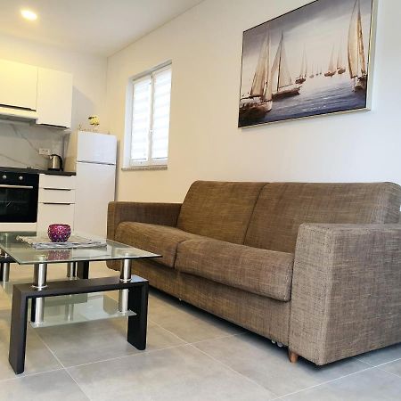 Sea Star Apartments Пиешчана Увала Екстериор снимка