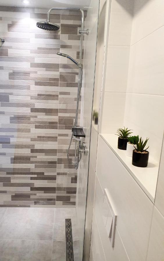 Sea Star Apartments Пиешчана Увала Екстериор снимка