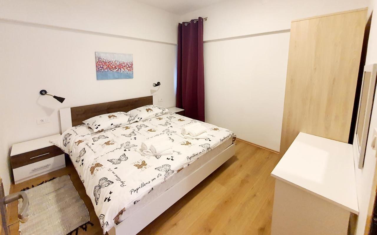 Sea Star Apartments Пиешчана Увала Екстериор снимка